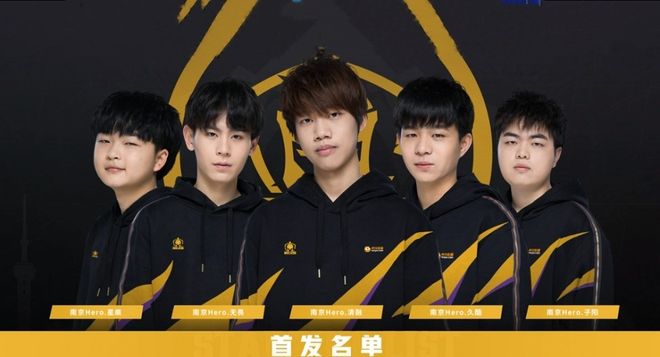 回防路线走 回防路线走